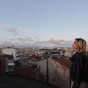 Sanat Hostel & Caravan Taksim